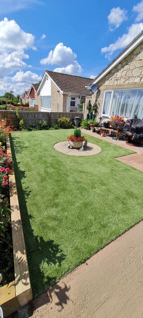 Landscaped garden feature